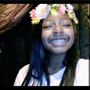 Meet your Posher, Niya